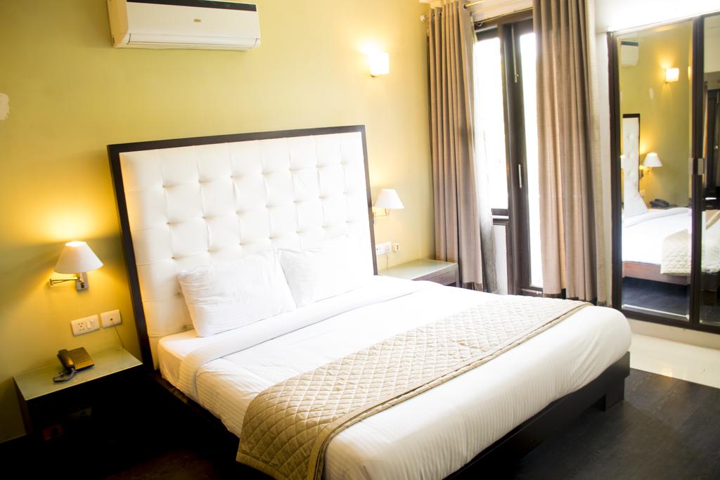 FabHotel Anutham Saket