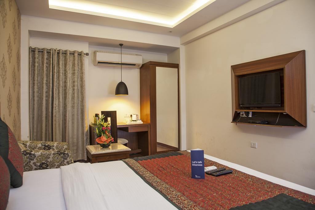 FabHotel Lohias Delhi Airport