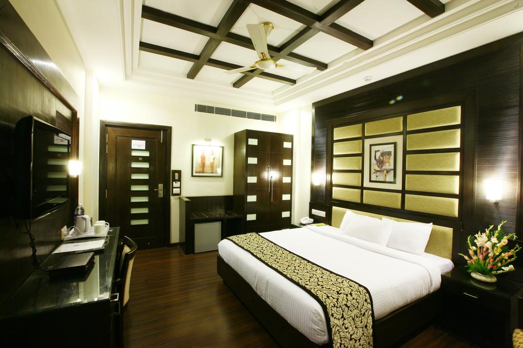 Karon Hotel - Lajpat Nagar