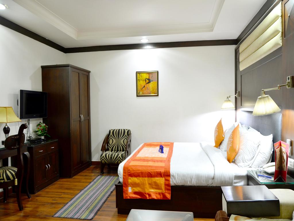 OYO Premium Bhikaji Cama Place 2