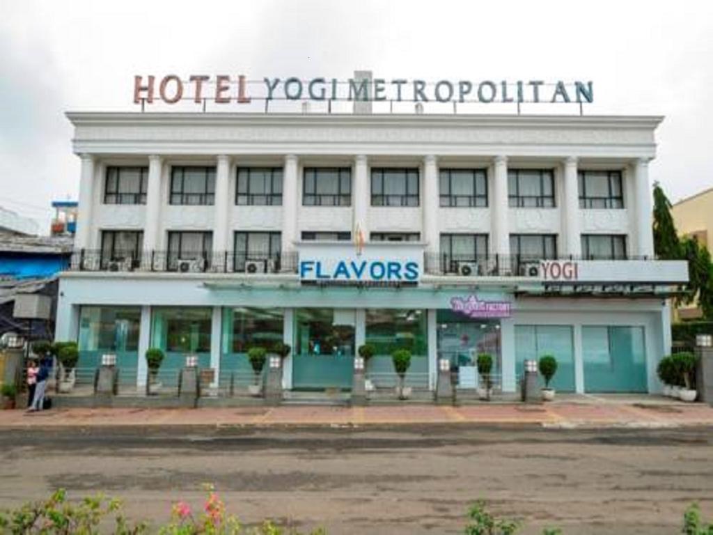 Yogi Metropolitan Hotel