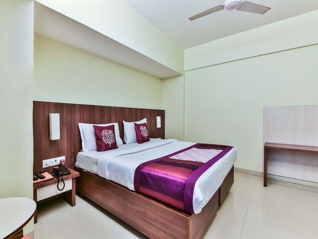 OYO Rooms Palm Beach Road