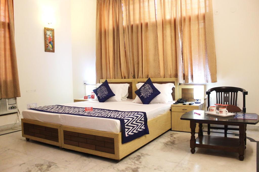 OYO Rooms Near Huda City Centre