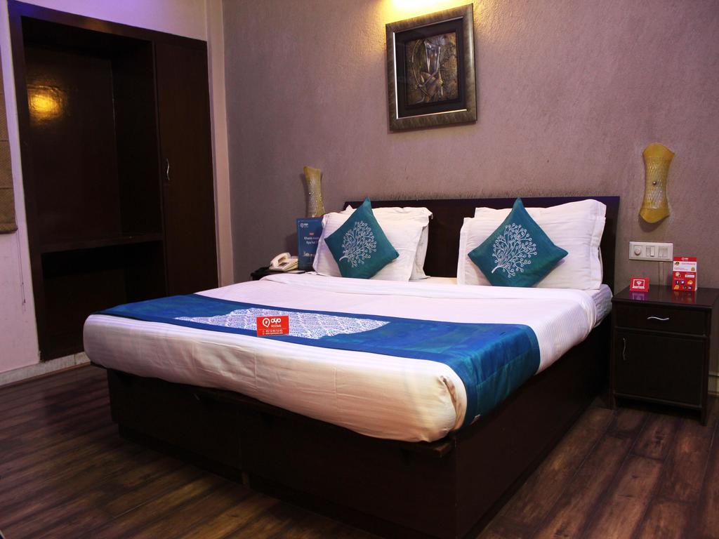 OYO Rooms Near DT Mega Mall