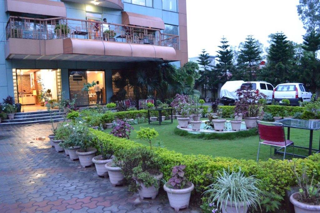 Hotel Amrit Regency