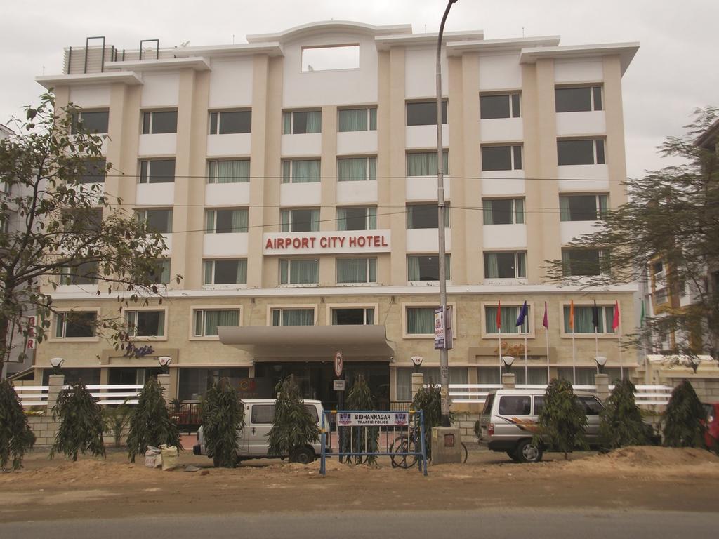 Airport City Hotel