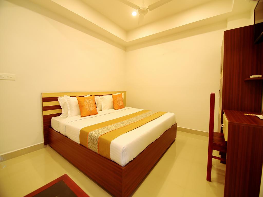 OYO Rooms Kaloor Lisie Junction