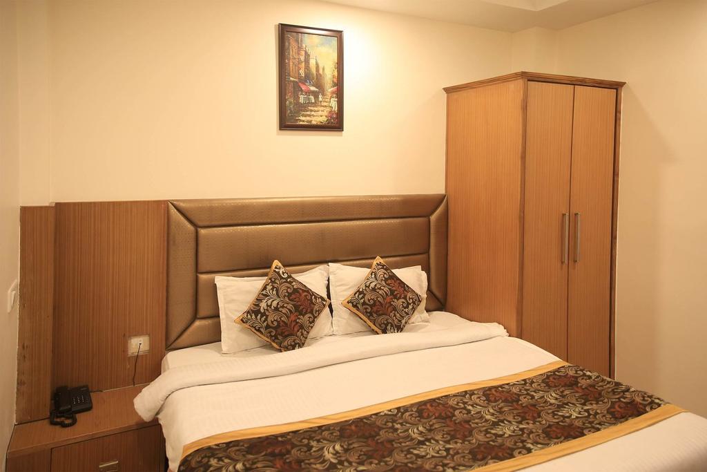 OYO Rooms Near McDonalds Eid Gah Road Jammu