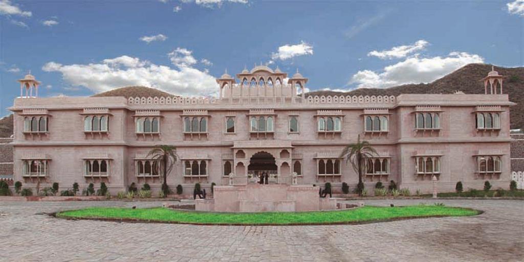 Hotel Bhanwar Singh Palace