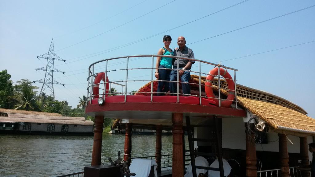 Kerala Vacation Houseboat