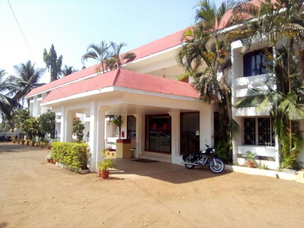 Hotel Badami Court