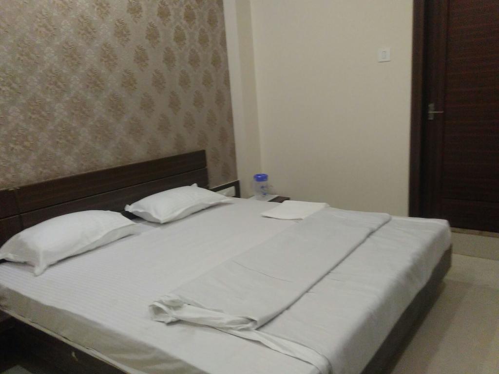 Hotel Amrit