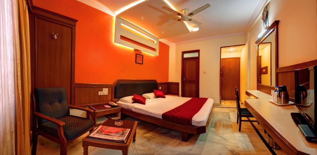 Hotel Adarsh Inn