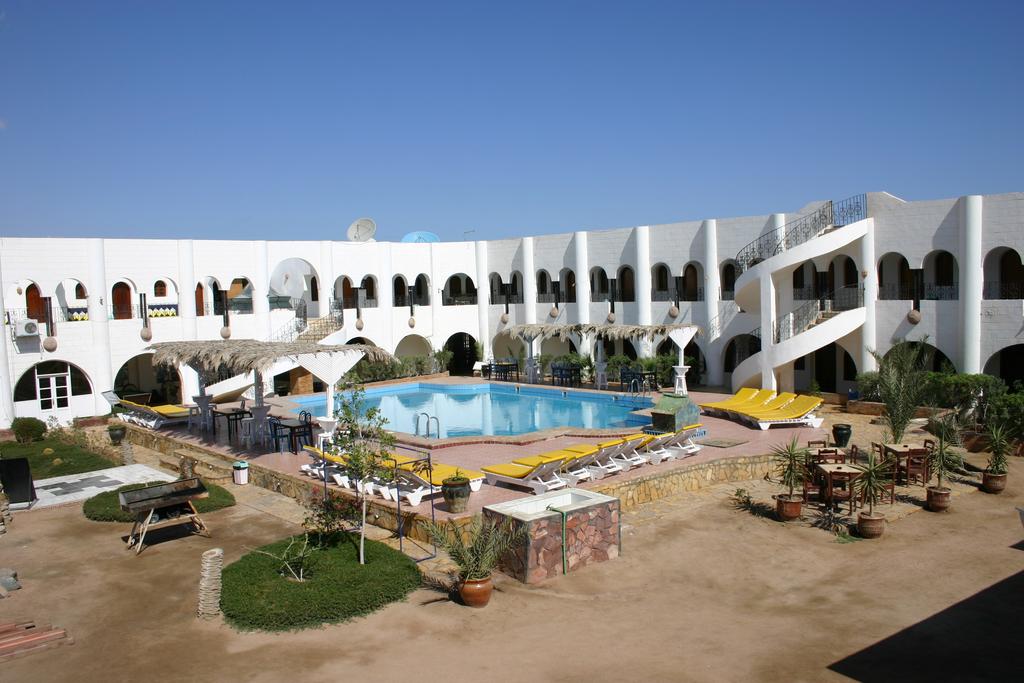 Yasmina Hotel