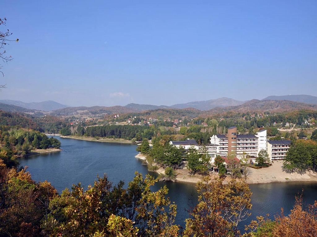 Jezero Hotel