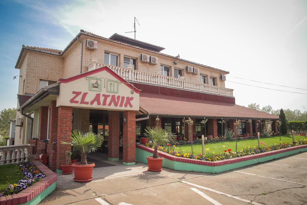 Restoran sa prenoćištem Zlatnik 1970