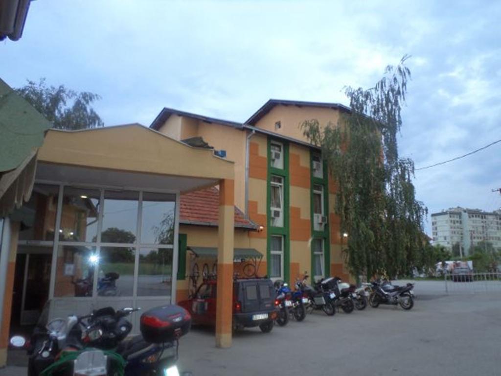 Gros Hotel - Leskovac