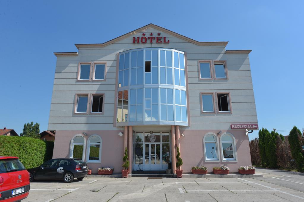 Hotel Stari Krovovi