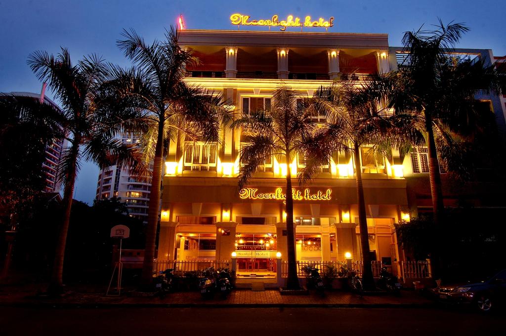 Moonlight Hotel Saigon South