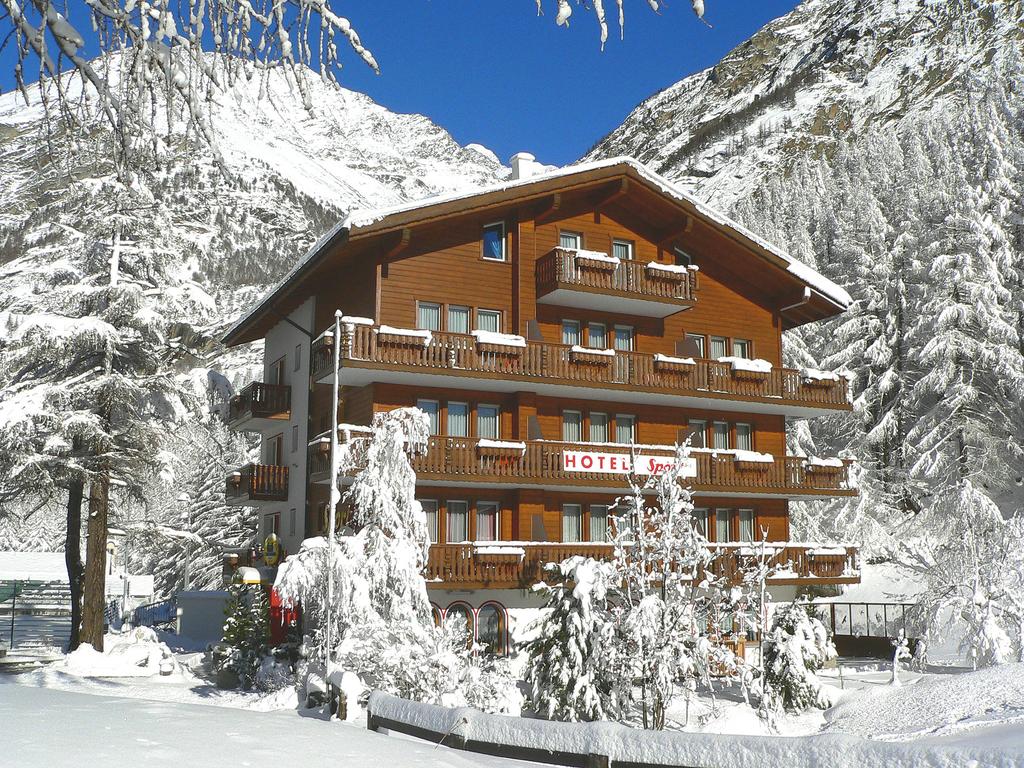 Ski-In-Ski-Out Hotel Sport