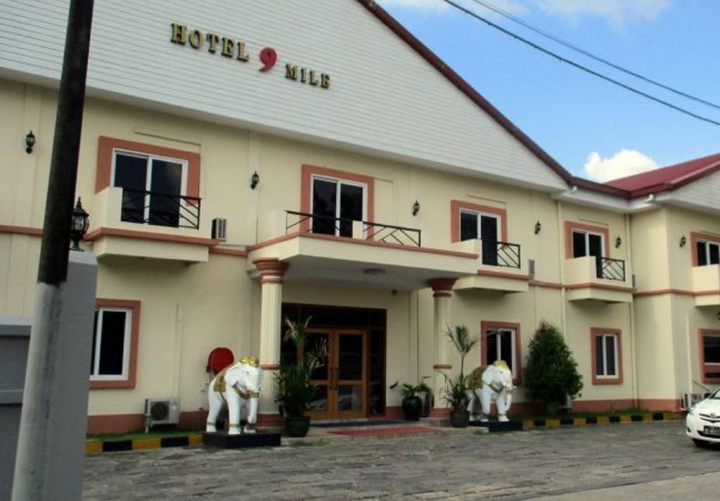 Hotel 9 Mile