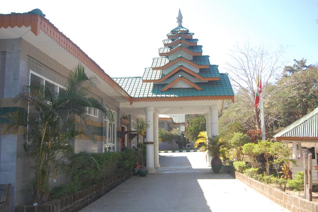 Mrauk-U Hotel