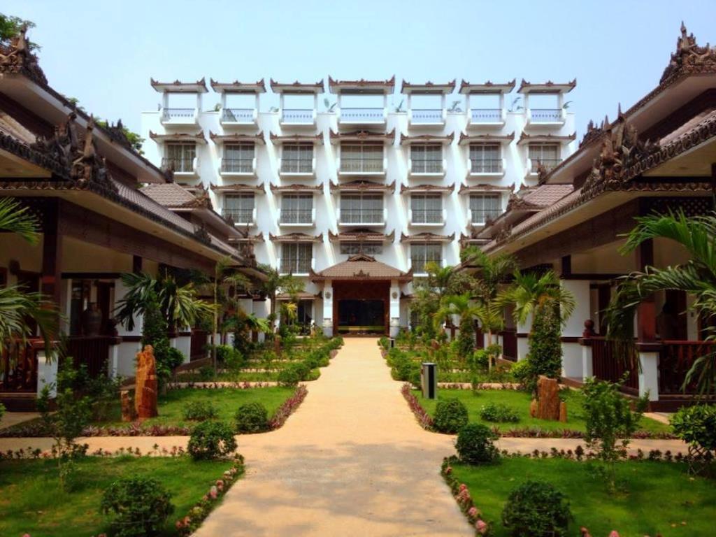 Yadanarpon Dynasty Hotel