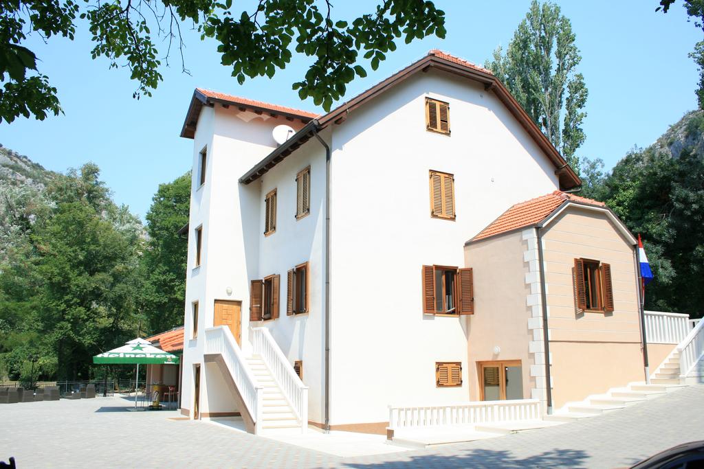 Hotel Roški slap