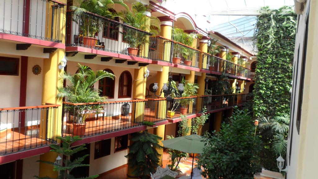 Hotel Jardines del Carmen