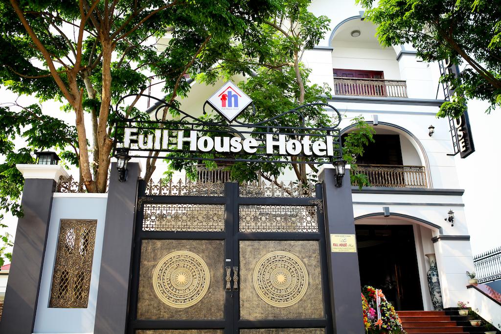 Full House Hotel