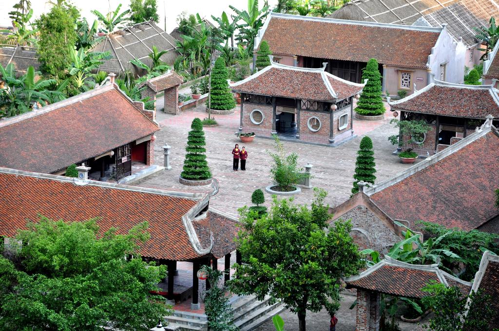 Vietnamese Ancient Village- Lang Viet Co Hotel